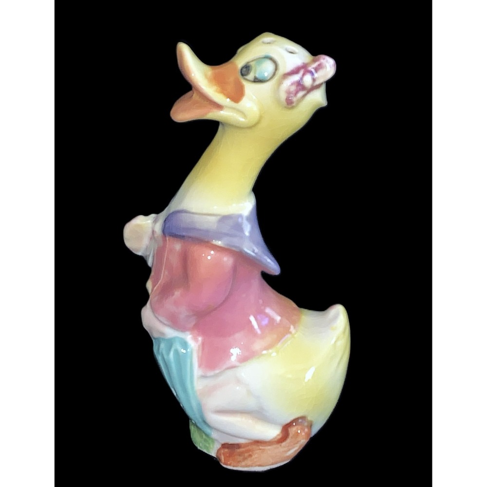 Vintage Daisy‎ Duck w Umbrella Large Hole Shaker Ceramic w Cork MCM Japan 5.25"